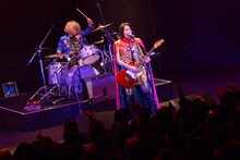 のん（写真提供：MICE ENTERTAINENT INC.）