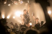 あゆみくりかまき「ボクらの熊魂2017 ～年忘れ！KUMA is DEAD or ALIVE～ supported by uP!!!」の様子。