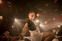 あゆみくりかまき「ボクらの熊魂2017 ～年忘れ！KUMA is DEAD or ALIVE～ supported by uP!!!」の様子。