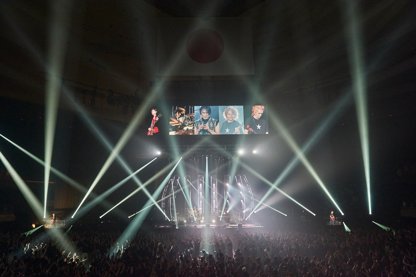 BUCK-TICK「THE DAY IN QUESTION 2017」東京・日本武道館の様子。（撮影：田中聖太郎写真事務所）