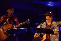 左から大槻ケンヂ、みのすけ。