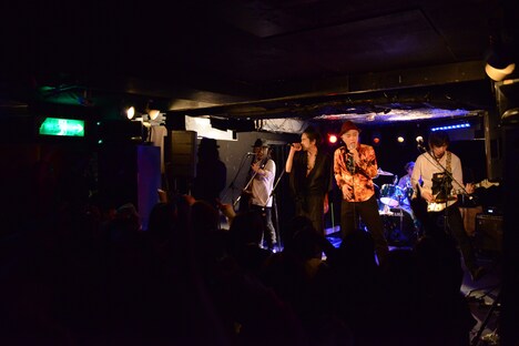 「大槻ケンヂ&His Friends さよなら新宿JAMセッション」の様子。