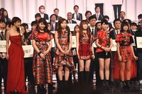 有村架純とLittle Glee Monster。