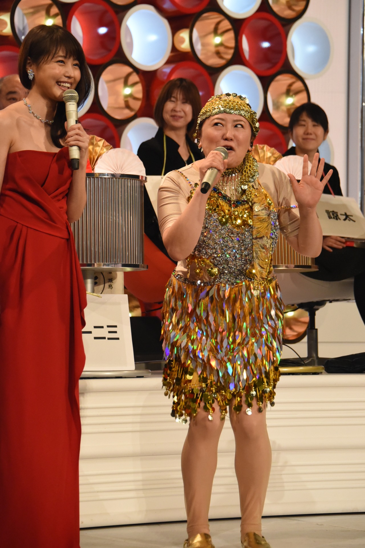 有村架純と千手観音かずこ（黒沢かずこ / 森三中）。