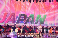 郷ひろみのパフォーマンス。