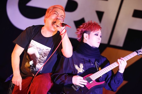 N∀OKI（ROTTENGRAFFTY）とミヤ（MUCC）。