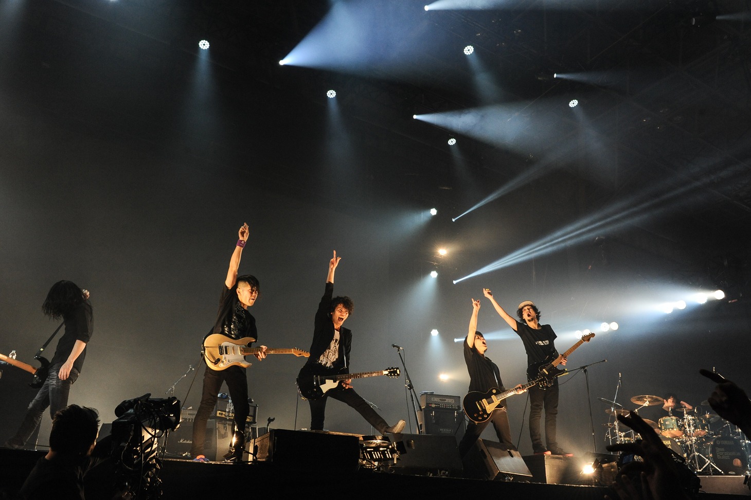 9mm Parabellum Bullet「COUNTDOWN JAPAN 17/18」出演時の様子。