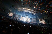 桑田佳祐「WOWOW presents 桑田佳祐 LIVE TOUR 2017『がらくた』supported by JTB」神奈川・横浜アリーナ公演の様子。（撮影：西槇太一）