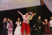 「ゆく桃くる桃 ～第1回 ももいろ歌合戦～」の様子。（Photo by HAJIME KAMIIISAKA）