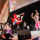 ももクロ流“歌合戦”で豪華16組が競演&3年連続エビ反りジャンプであけおめ