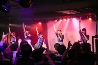 「Devil ANTHEM. Presents デビアンフレンドパーク2～デビアン3周年記念スペシャル～」の様子。（写真提供：エイジアプロモーション）