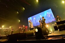 10-FEETのステージに登場した東京スカパラダイスオーケストラ。