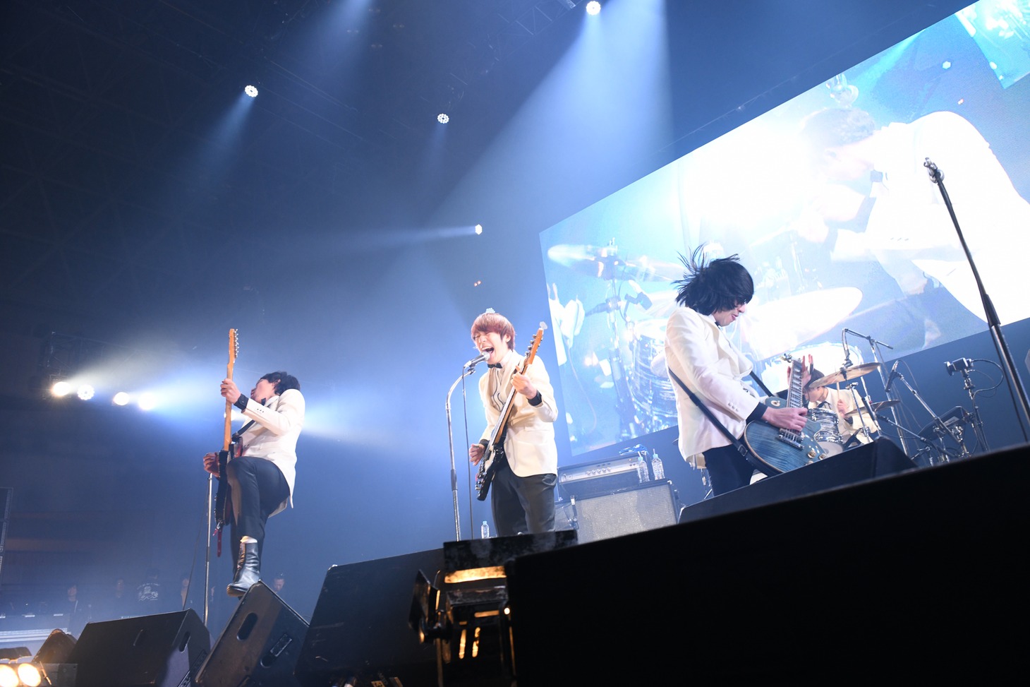 THE BAWDIES