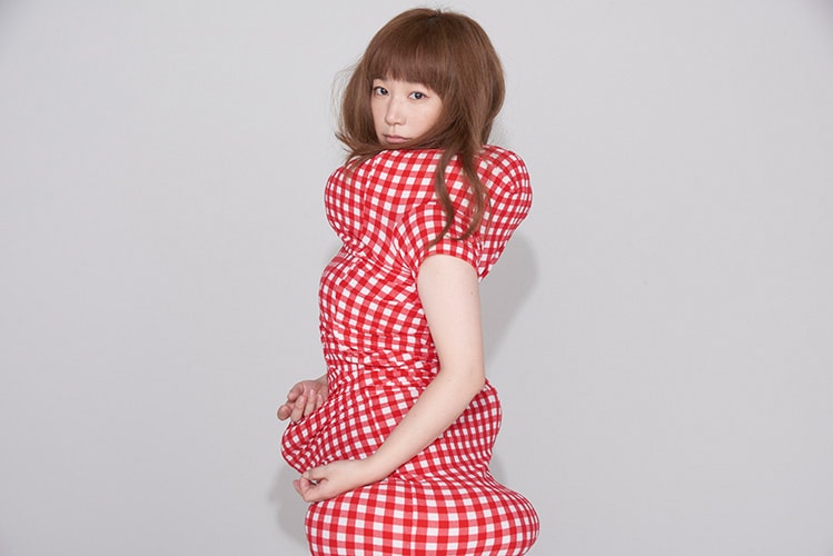 Yuki 東京と大阪で Blink Blink のライブ衣装を展示 音楽ナタリー