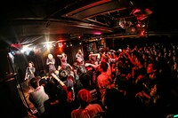 Malcolm Mask McLaren「refocus」東京・TSUTAYA O-nest公演の様子。（写真提供：エイジアプロモーション）