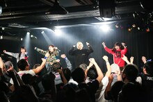 Malcolm Mask McLaren「refocus」東京・TSUTAYA O-nest公演の様子。（写真提供：エイジアプロモーション）