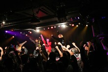 Malcolm Mask McLaren「refocus」東京・TSUTAYA O-nest公演の様子。（写真提供：エイジアプロモーション）