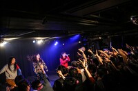 Malcolm Mask McLaren「refocus」東京・TSUTAYA O-nest公演の様子。（写真提供：エイジアプロモーション）