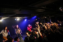 Malcolm Mask McLaren「refocus」東京・TSUTAYA O-nest公演の様子。（写真提供：エイジアプロモーション）