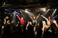 Malcolm Mask McLaren「refocus」東京・TSUTAYA O-nest公演の様子。（写真提供：エイジアプロモーション）