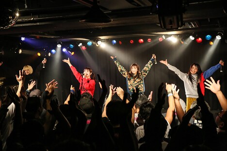 Malcolm Mask McLaren「refocus」東京・TSUTAYA O-nest公演の様子。（写真提供：エイジアプロモーション）