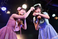 左から宇野友恵、横山実郁。