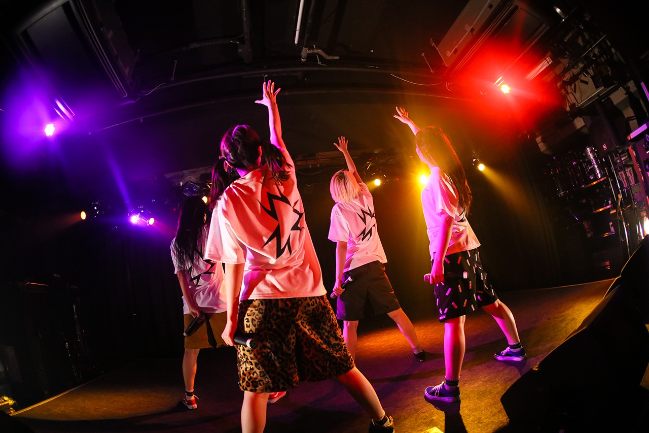 Malcolm Mask McLaren「refocus」東京・TSUTAYA O-nest公演の様子。（写真提供：エイジアプロモーション）