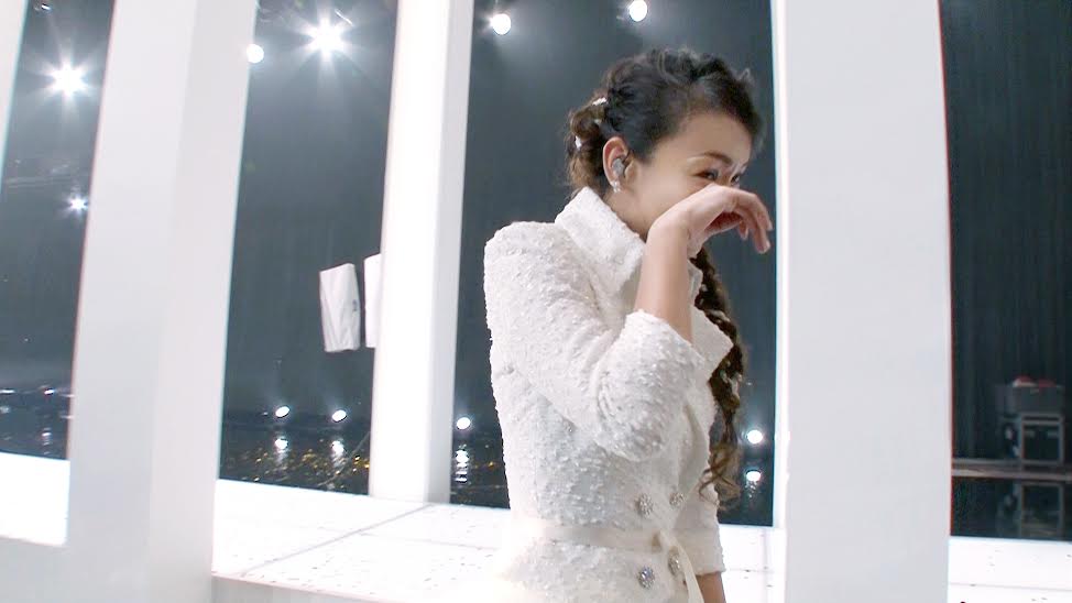 「第68回NHK紅白歌合戦」本番終了直後の安室奈美恵。