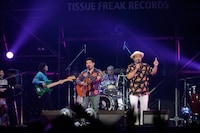 DIAMANTESとキヨサク（MONGOL800）。（撮影：武安弘毅）