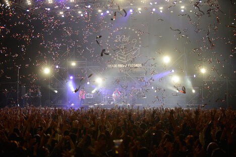 「MONGOL800 ga COUNTDOWN "Happy 20th ANNIVERSARY”」の様子。（撮影：武安弘毅）