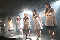 12月30日に東京・渋谷CLUB CRAWLで行われたヲルタナティヴ「wo」の様子。（撮影：古川朋久）