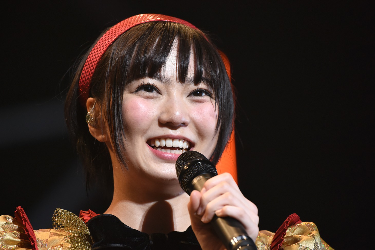 安本彩花