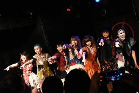 「BiS 2nd BEGiNNiNG TOUR」中野heavy sick ZERO公演の様子。