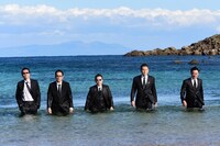 「バイプレイヤーズ～もしも名脇役がテレ東朝ドラで無人島生活したら～」オープニングのワンシーン。 (C)「バイプレイヤーズ2018」製作委員会