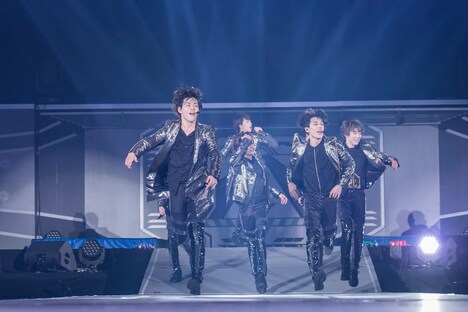 花道を駆ける超特急。