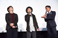 左から加藤肇、ナオト・インティライミ、槙野智章。