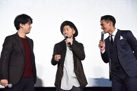 左から加藤肇、ナオト・インティライミ、槙野智章。