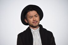 長考するナオト・インティライミ。