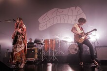 GLIM SPANKY（Photo by HAJIME KAMIIISAKA）