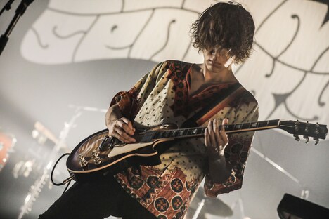 亀本寛貴（G）（Photo by HAJIME KAMIIISAKA）