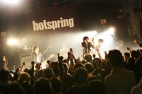 hotspring「復活ワンマン！『青春の正体』」の様子。