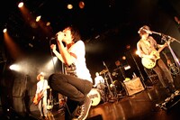 hotspring「復活ワンマン！『青春の正体』」の様子。