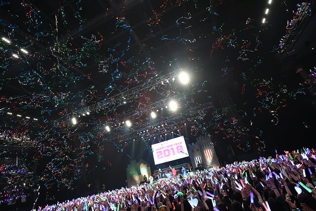 人気画像1位は「そらまふうらさか、25曲を届けた年越しライブで新年の幕開け祝う」より、「After the Rain COUNTDOWN PARTY 2017-18 ～そらまふうらさか年越し会～」の様子。（撮影：小松陽祐［ODD JOB］、岡本麻衣）