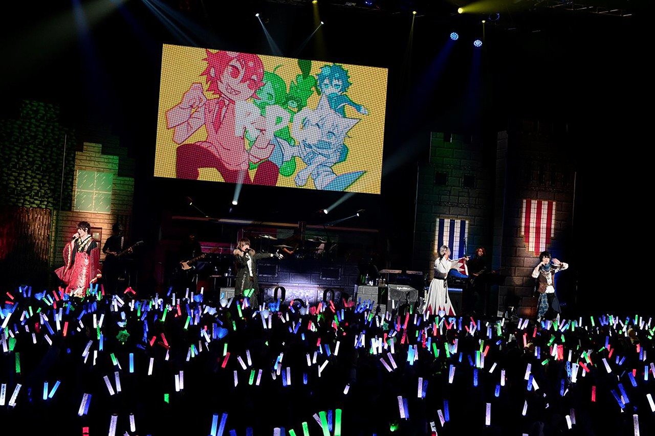 人気画像4位は「そらまふうらさか、25曲を届けた年越しライブで新年の幕開け祝う」より、「After the Rain COUNTDOWN PARTY 2017-18 ～そらまふうらさか年越し会～」の様子。（撮影：小松陽祐［ODD JOB］、岡本麻衣）