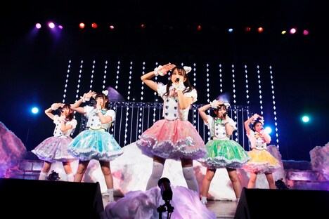 「わーすた LIVE TOUR 2017 パラドックス ワールド」東京・マイナビBLITZ赤坂公演の様子。（写真提供：エイベックス）
