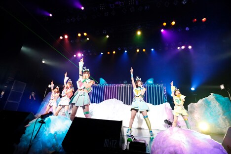 「わーすた LIVE TOUR 2017 パラドックス ワールド」東京・マイナビBLITZ赤坂公演の様子。（写真提供：エイベックス）