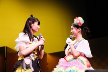 左から森青葉、内山あみ。（撮影：笹森健一）