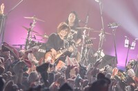 ヤバイTシャツ屋さん「uP!!!NEXT ヤバイTシャツ屋さん ～大人が色々頑張ってくれたおかげで無料で出来るライブ～」の様子。（Photo by Azusa Takada）