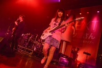 ヤバイTシャツ屋さん「uP!!!NEXT ヤバイTシャツ屋さん ～大人が色々頑張ってくれたおかげで無料で出来るライブ～」の様子。（Photo by Azusa Takada）