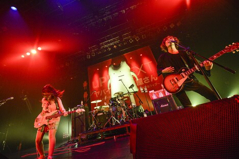 ヤバイTシャツ屋さん「uP!!!NEXT ヤバイTシャツ屋さん ～大人が色々頑張ってくれたおかげで無料で出来るライブ～」の様子。（Photo by Azusa Takada）